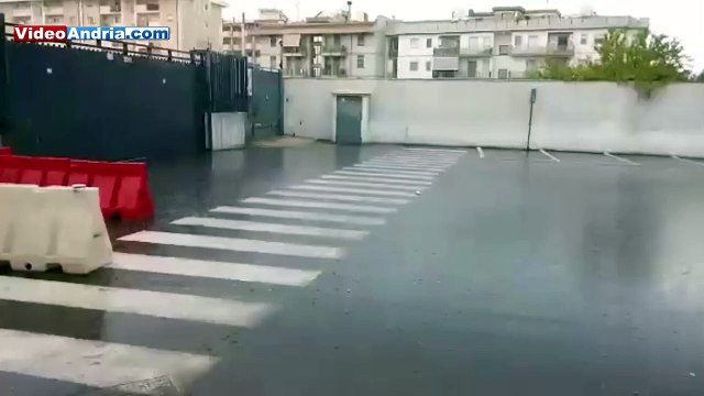 Andria: situazione maltempo via Castel del Monte (21 agosto 2015)