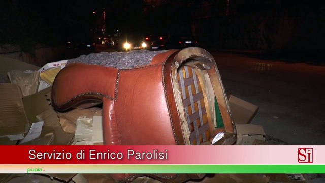 Napoli - Rifiuti, lo sversatoio di Via Vicinale dei Monti a Pianura (20.08.15)