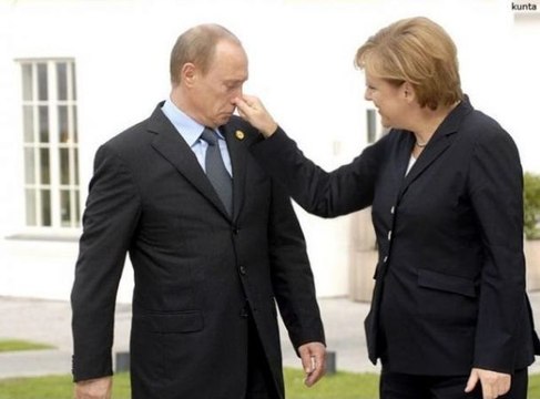 Хорошо что Путин не такой психопат как... Немецкий сатирик.