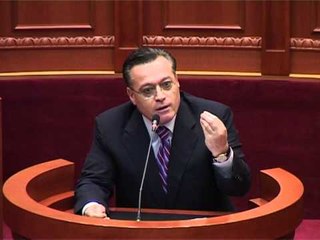 SEANCA RAUNDI I TRETE TE PREMTEN.mpg