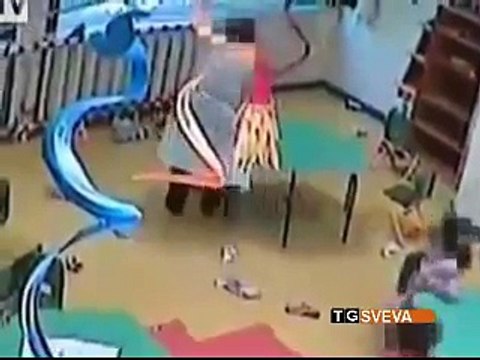 Violenze sui bambini in un asilo di Bisceglie: maestra incastrata dalle telecamere nascoste