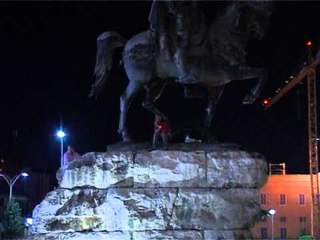 TENTON TE HIDHET GJERGJ NDRECA DHE LIRAK BEJTJA .mpg