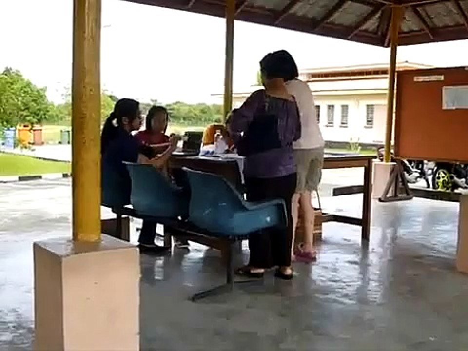 BN IC checking station inside zon larangan berkempen