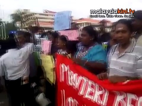 Sg Siput MP, 11 protestors arrested in Ipoh