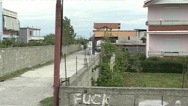 Vrasja makabre në Durrës, 18-vjeçarja varroset pa kokë