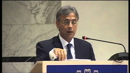 SEQUI PER GRATE NE POLITIKE .mpg