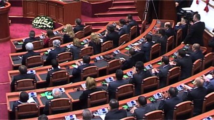 Klinton uron 100-vjetorin e Pavaresise