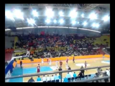 Tifozët maqedonas bashkohen kundër 'shqiptarëve të mallkuar'