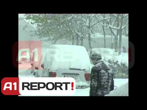 Reshjet e dëborës në Kukës izolojnë akset kryesore