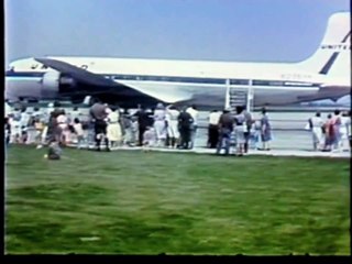 United Douglas DC-6 - "Boarding & Take-off" - 1961