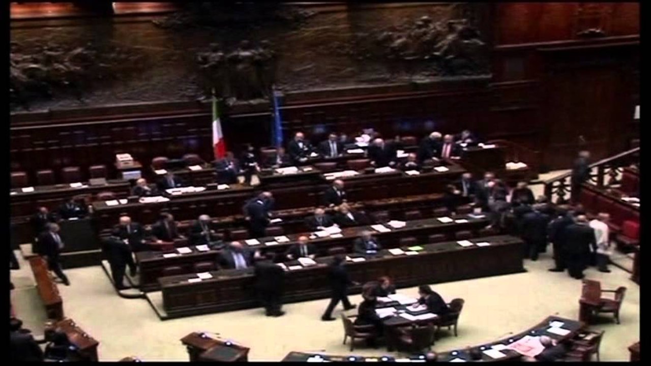 Monti i dorëzon dorëheqjen Napolitanos: