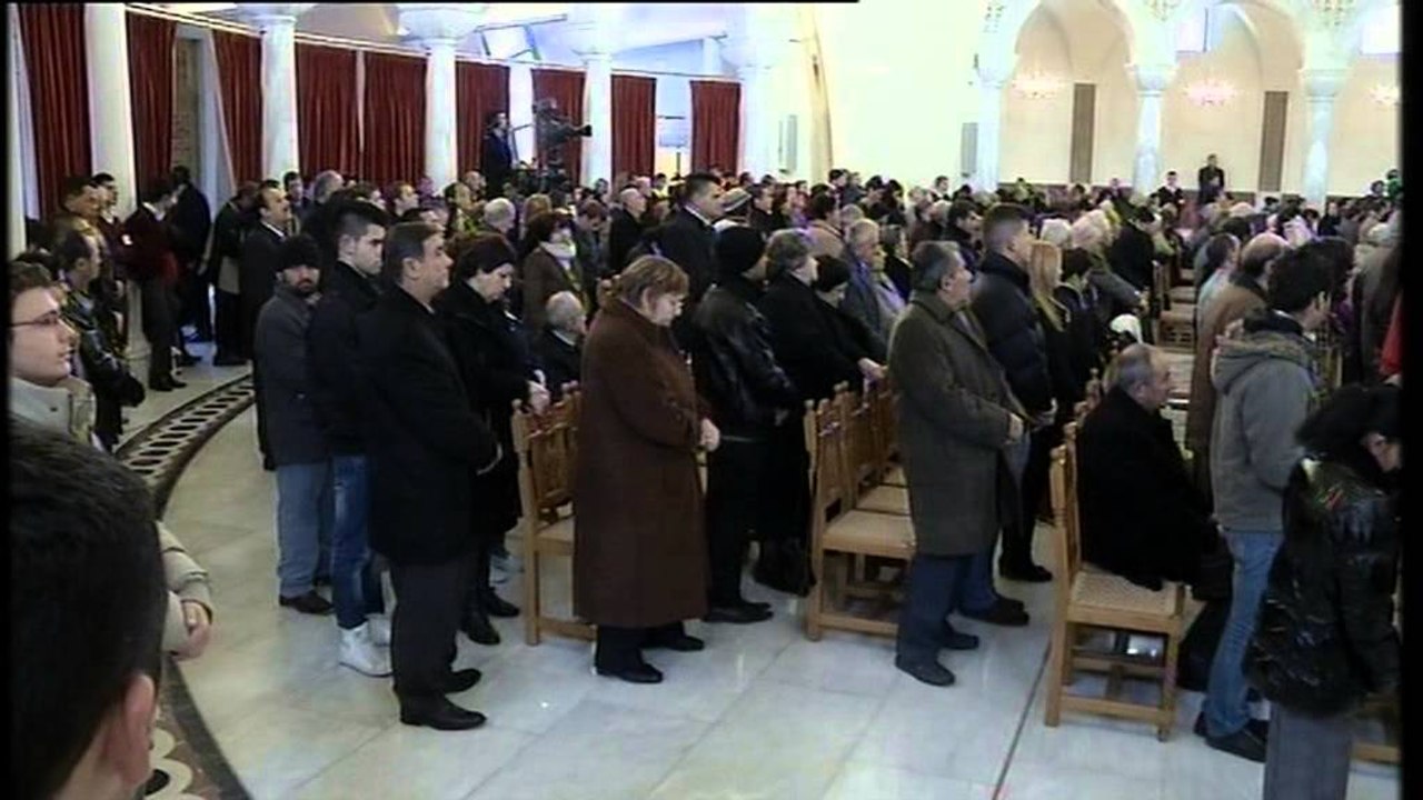 KRISHTLINDJET NE TIRANE