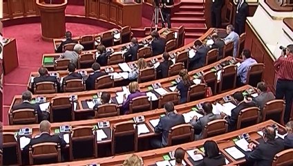 AMBASADORJA  GJERMANE