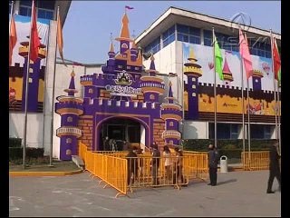 Shangai, 'Bota e çudirave, prej çokollate'