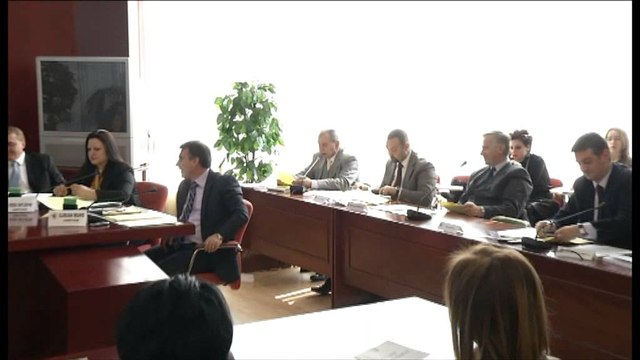 KQZ shtyn miratimin e modelit të fletës së votimit për Fierin