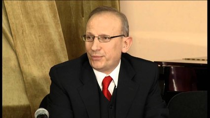 Tafaj shpërndan çertifikata mirënjohjeje mësuesve në Tiranë