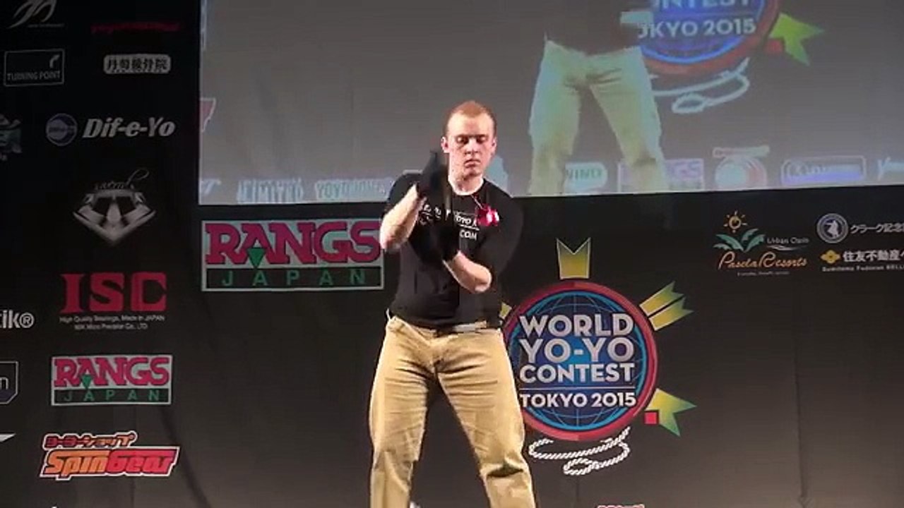 Mira los diversos trucos en Yo-Yo del mejor jugador del mundo