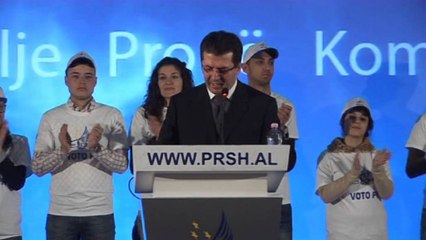 Mediu: Edhe politikanët të sillen si të djathtë, ashtu si Kavaja