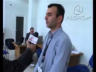 Strugë, qytetarët presin në radhë për të votuar