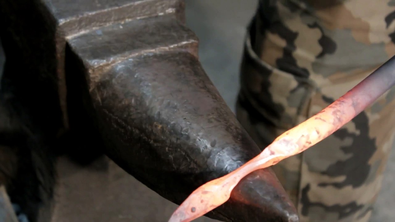 Man forges a real looking leaf in a few minutes!