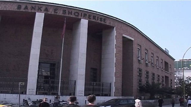 BSH, Fullani: Kujdes me borxhin, problem shqetësues kreditimi