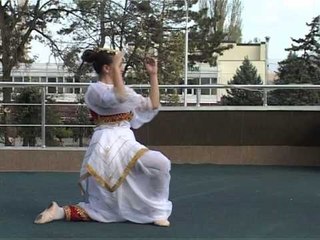 Valle - Shkolla e Baletit e Tasim Dajçit Valle Tiranase