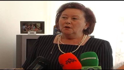 Liri Berisha në Lushnje, dhuron gjak për fëmijët talasemikë