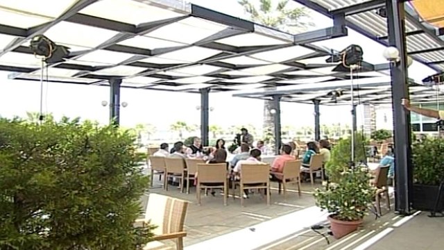 Berisha me gazetarët në Vlorë: Kujtimet e vegjëlisë, djallëzi e Ramës