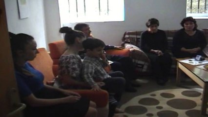 1 vit nga tragjedia e Himarës, qirinj dhe lule para universitetit të Elbasanit