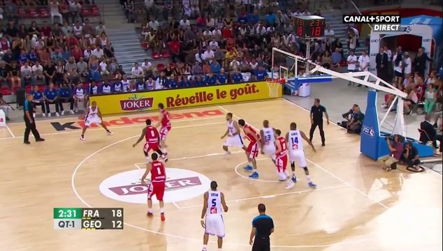 l'énorme alley-oop Tony Parker - Nicolas Batum