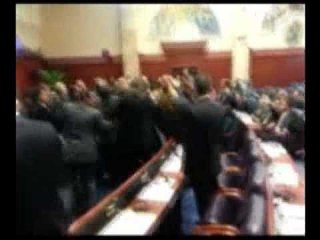 Komisioni hetimor, Brukseli propozon listën!