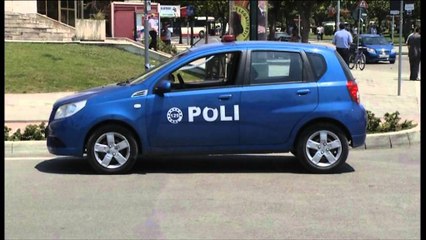 Tiranë, alarm fals për një çantë-bombë pranë Pallatit të Kulturës
