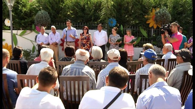 Kryetari i Bashkisë së Tiranës Basha, dorëzon hipotekat