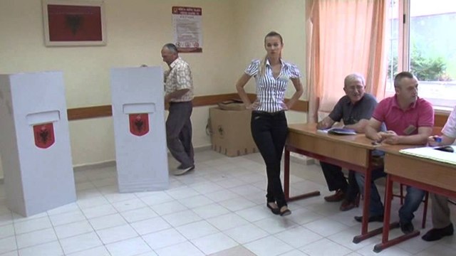 Fule, Ashton përshëndesin zgjedhjet: Integrimi mund të fitojë një vrull të ri