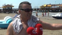 Mbipopullohet plazhi i Durrësit, pushuesit ankohen për ndotjen në bregdet