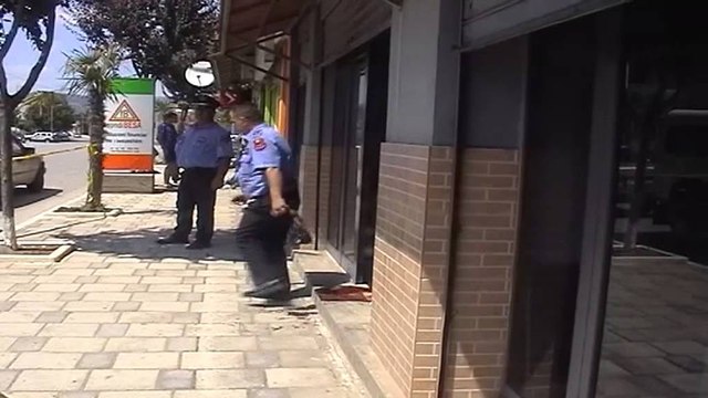 Tepelenë, tentohet të grabitet një argjendari, plagoset me armë pronari i dyqanit