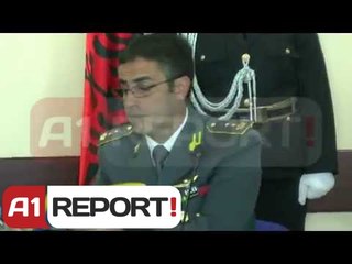 Policia nuk hyn në Lazarat por ndalon furgonët me punëtorë