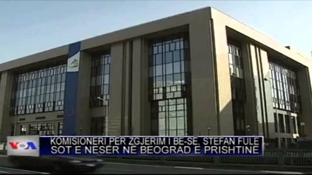 Komisioneri Fule viziton sot Prishtinën