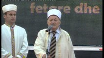 Besimtarët Myslimanë festojnë Fiter Bajramin
