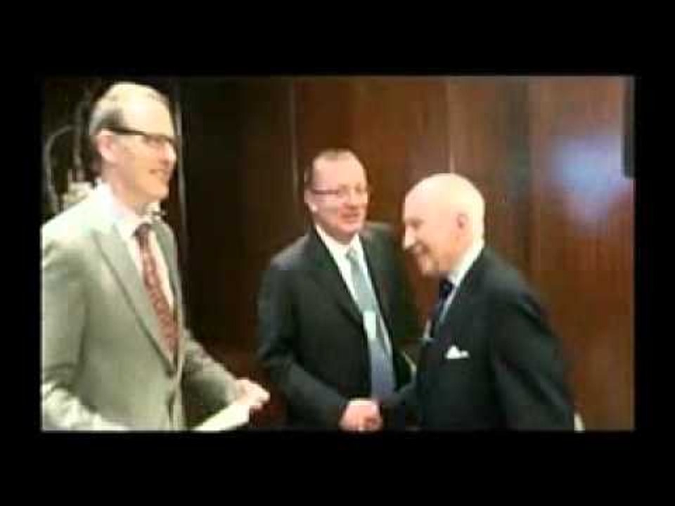 Samaras injoron gazetarët Maqedonas
