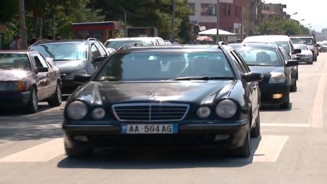 Shkodër, trafik i rënduar nga emigrantët dhe rrugët e papërfunduara