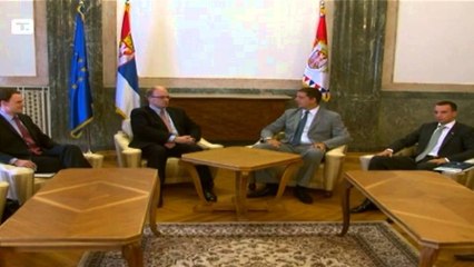 Moore: Serbet te dalin ne zgjedhje