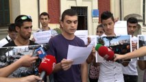 Të rinjtë romë thirrje Bashkisë për strehimin e 37 familjeve të dëbuara