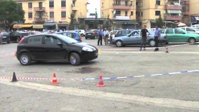 Atentati në Shijak, vritet gabimisht 37-vjeçari, shënjestër ishte shoku i tij