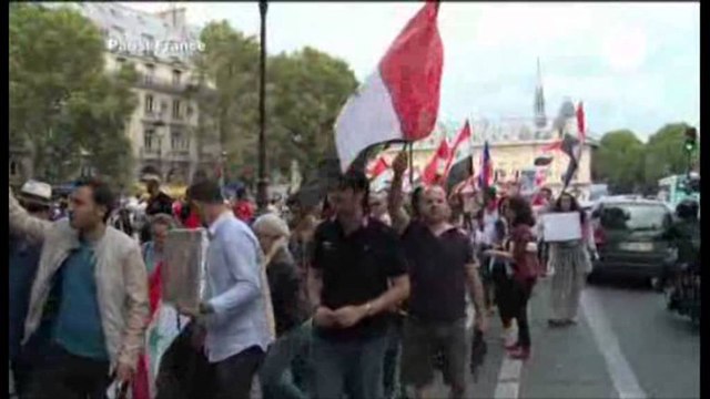 Protesta kundër ndërhyrjes në Siri
