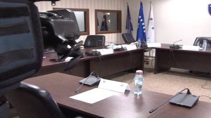 Hiqet logoja e Kosovës nga fletvotimet. Kërkesa e serbisë gjen zbatim. Rëzohet pretimi i Thaçit