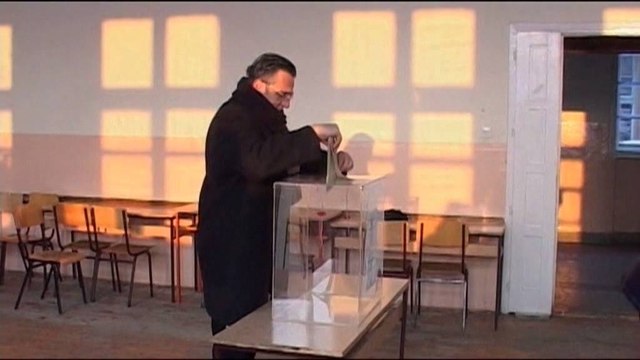 Kosove, partitë pro heqjes së stemës. Edhe SHBA, pro fletëvotimeve pa stemën e republikës