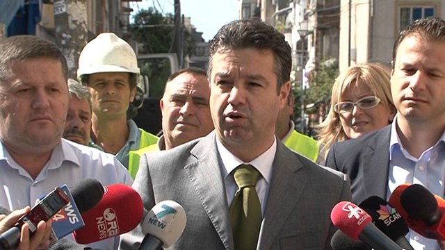 Bashkia nis zhvendosjen e 76 shtyllave të tensionit, nga rrugët e kryeqytetit