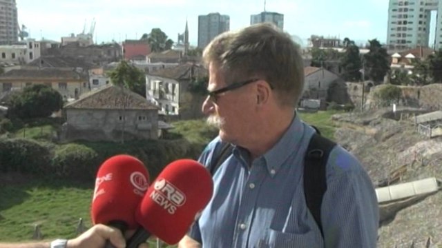 Turistët e huaj, në qytetin e Durrësit. Vizitorët nga vendet skandinave, shprehen të mahnitur