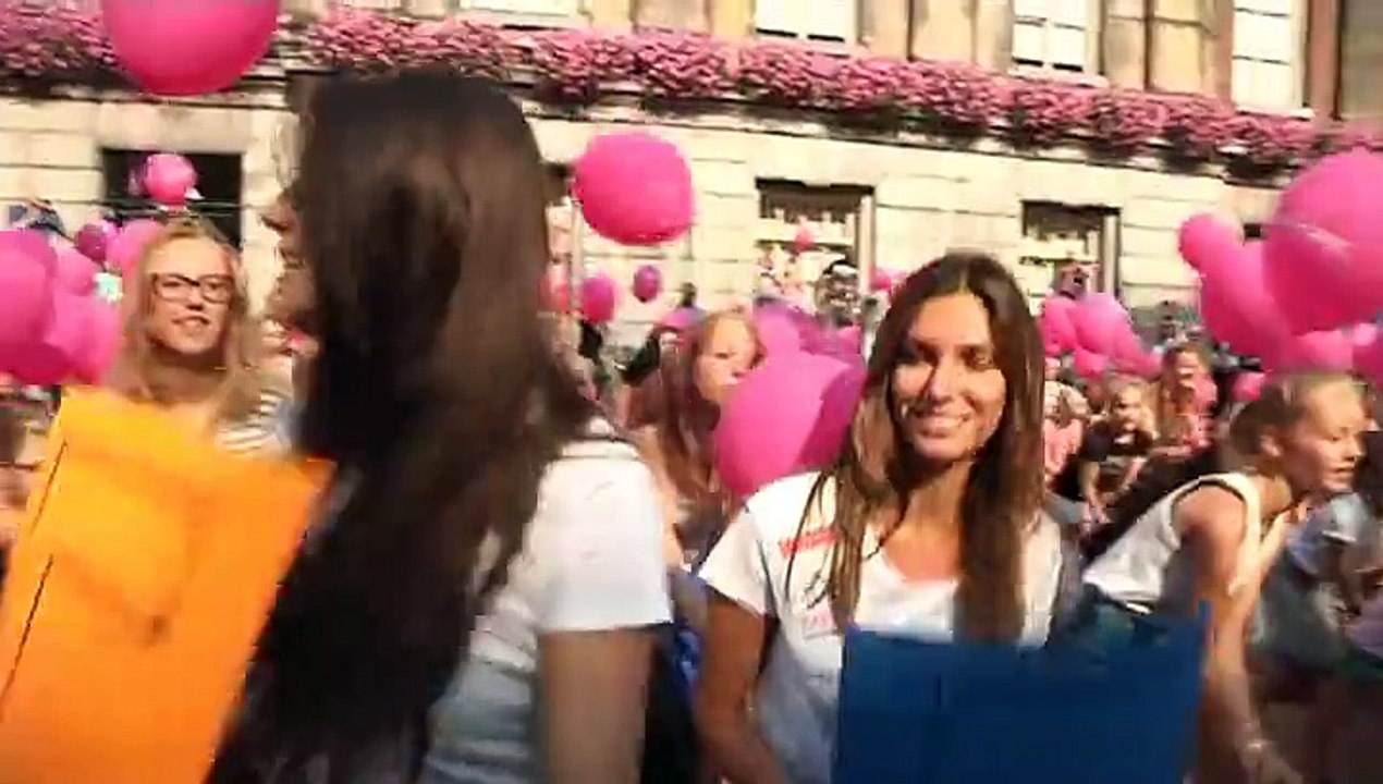 Missen doen flashmob voor het goede doel - RTV Noord